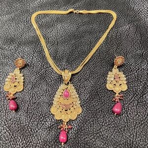 Beautiful Antique Necklace Set.Gold Plated